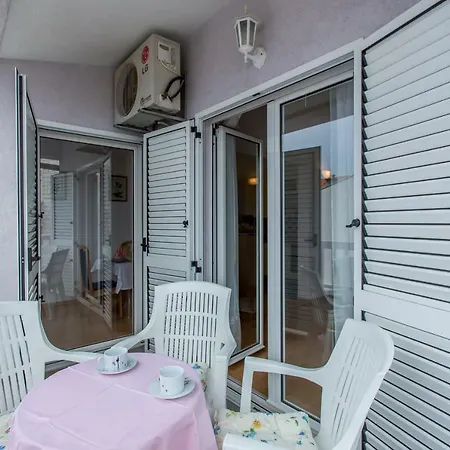 Snjezana Apartment Makarska
