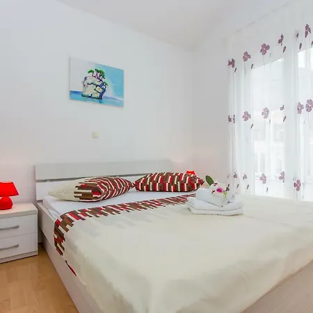 Snjezana Apartment Makarska