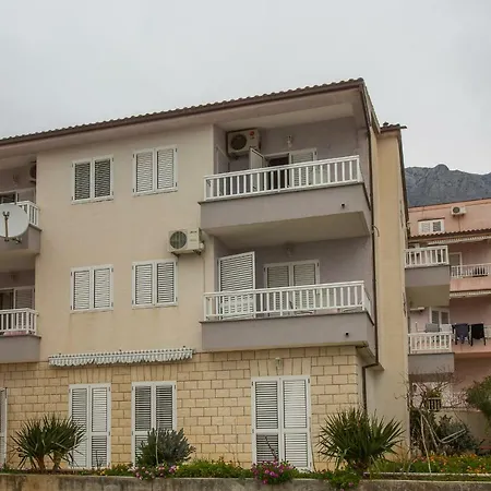 Apartment Snjezana Makarska